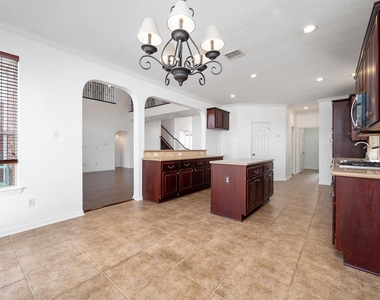 15119 Shady Gate Court - Photo Thumbnail 9