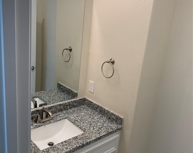 4622 Haywood Street - Photo Thumbnail 20