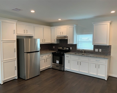 4622 Haywood Street - Photo Thumbnail 4