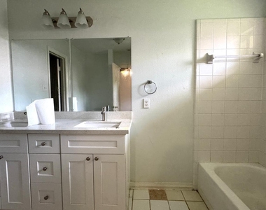 6422 Diamond Rock Drive - Photo Thumbnail 10