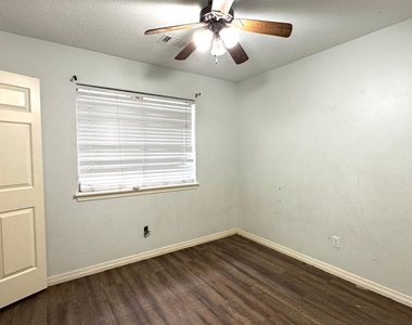 6422 Diamond Rock Drive - Photo Thumbnail 13