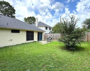 6422 Diamond Rock Drive - Photo Thumbnail 4