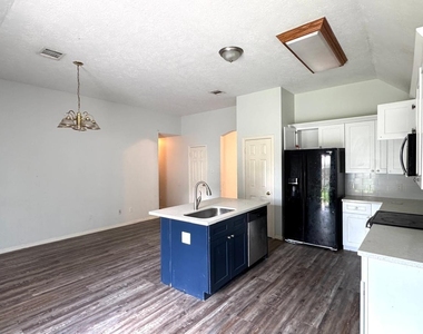 6422 Diamond Rock Drive - Photo Thumbnail 6