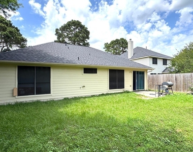 6422 Diamond Rock Drive - Photo Thumbnail 3