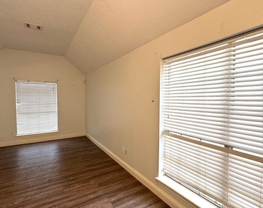 6422 Diamond Rock Drive - Photo Thumbnail 17