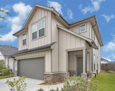 7218 Clearwater Cove Drive - Photo Thumbnail 1