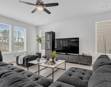 7218 Clearwater Cove Drive - Photo Thumbnail 6