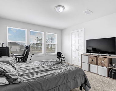 7218 Clearwater Cove Drive - Photo Thumbnail 16