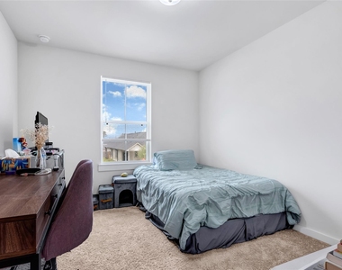 7218 Clearwater Cove Drive - Photo Thumbnail 13