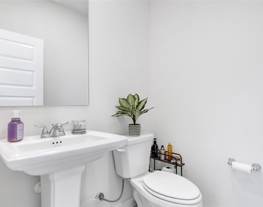 7218 Clearwater Cove Drive - Photo Thumbnail 11