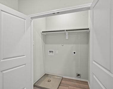 1206 Hugh Landing Lane - Photo Thumbnail 14