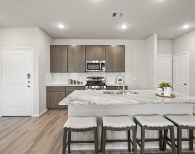 1206 Hugh Landing Lane - Photo Thumbnail 5