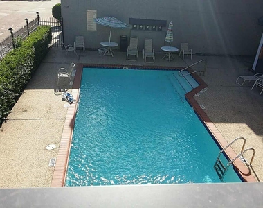 1300 Augusta Drive - Photo Thumbnail 28