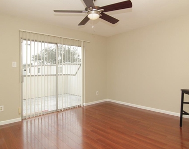 1300 Augusta Drive - Photo Thumbnail 9