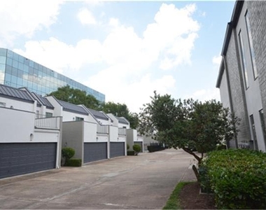 1300 Augusta Drive - Photo Thumbnail 18