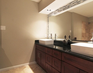 1300 Augusta Drive - Photo Thumbnail 11