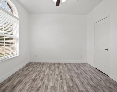 6439 Brimridge Lane - Photo Thumbnail 5