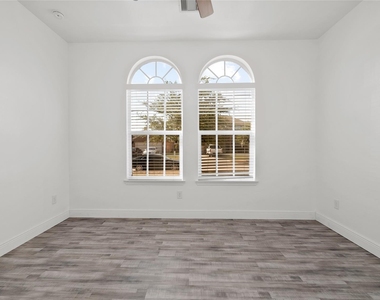 6439 Brimridge Lane - Photo Thumbnail 4