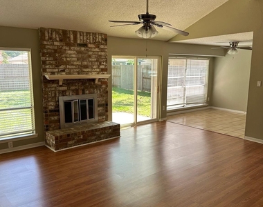 25402 Sugar Valley Lane - Photo Thumbnail 2