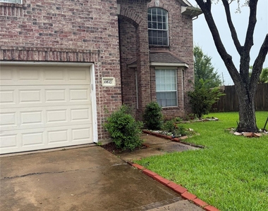 11627 Swiftwater Bridge Lane - Photo Thumbnail 4