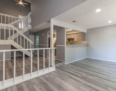 12663 Wellington Park - Photo Thumbnail 8