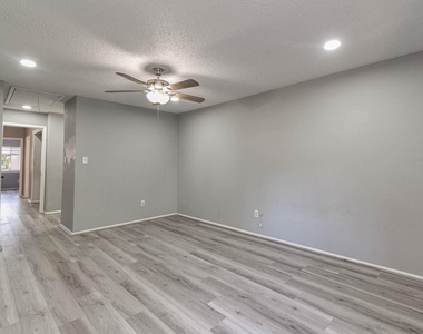 12663 Wellington Park - Photo Thumbnail 11