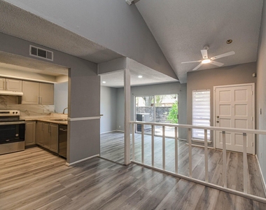 12663 Wellington Park - Photo Thumbnail 7