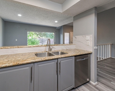 12663 Wellington Park - Photo Thumbnail 6