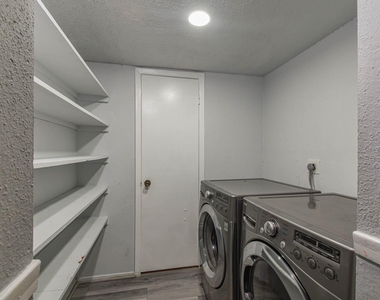 12663 Wellington Park - Photo Thumbnail 17