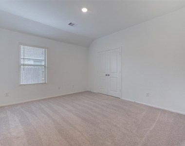 2554 Olivine Stone Drive - Photo Thumbnail 8