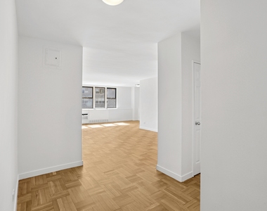 East 79th Street - Photo Thumbnail 2