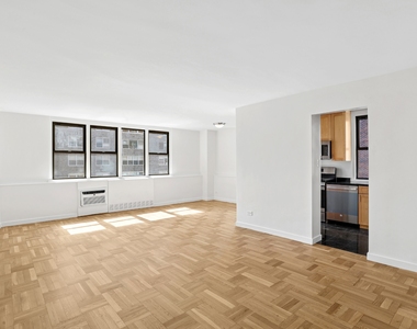 East 79th Street - Photo Thumbnail 1