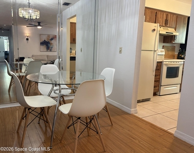 9020 York Lane - Photo Thumbnail 2
