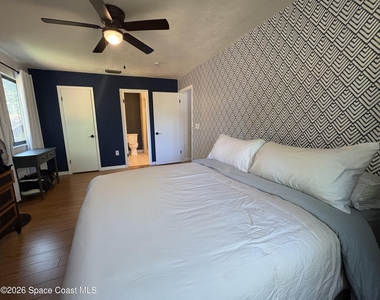9020 York Lane - Photo Thumbnail 3