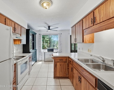 9020 York Lane - Photo Thumbnail 25