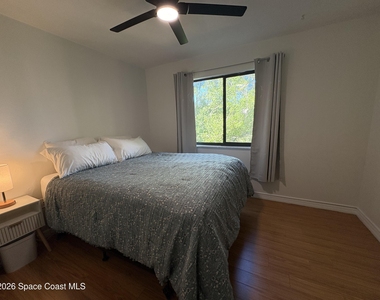 9020 York Lane - Photo Thumbnail 4
