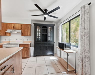 9020 York Lane - Photo Thumbnail 26