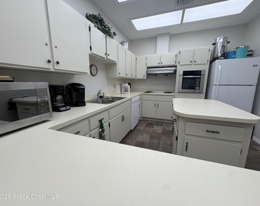 9020 York Lane - Photo Thumbnail 13