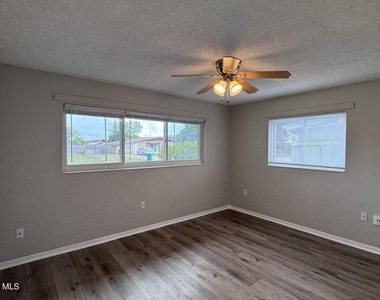 2137 Laden Road - Photo Thumbnail 12