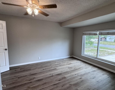 2137 Laden Road - Photo Thumbnail 6
