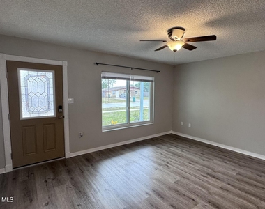 2137 Laden Road - Photo Thumbnail 5