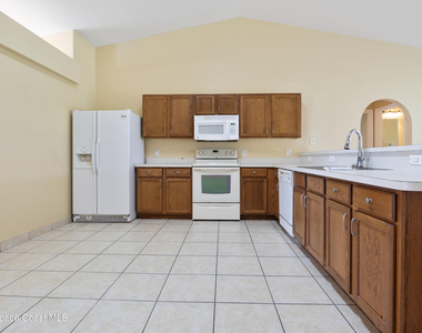 1406 Martinez Street Se - Photo Thumbnail 5