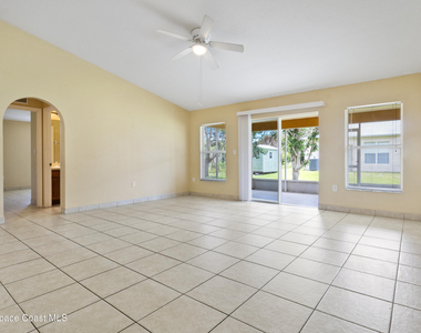 1406 Martinez Street Se - Photo Thumbnail 8