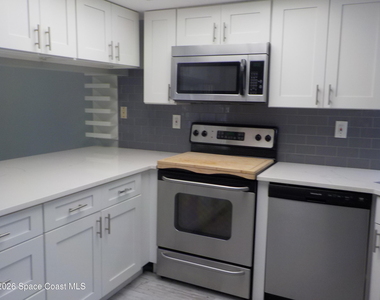 1641 Ne Sunny Brook Lane Ne - Photo Thumbnail 3