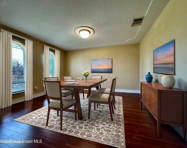 1084 Herne Avenue Ne - Photo Thumbnail 5