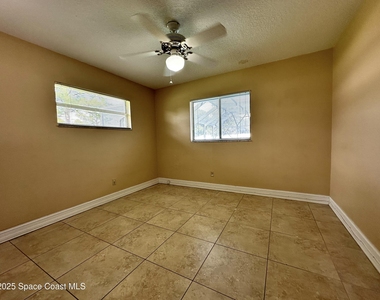 1084 Herne Avenue Ne - Photo Thumbnail 16