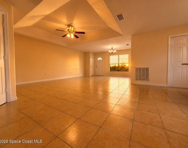 823 Angela Avenue - Photo Thumbnail 3