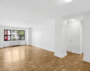 East 63rd Street - Photo Thumbnail 2