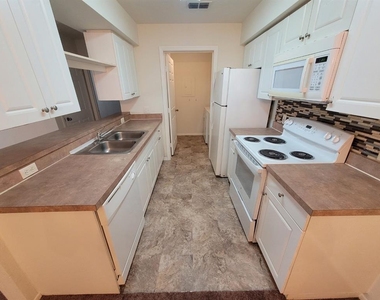 36106 Lake Chase Boulevard - Photo Thumbnail 15