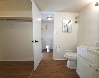 7606 Abbey Lane - Photo Thumbnail 18